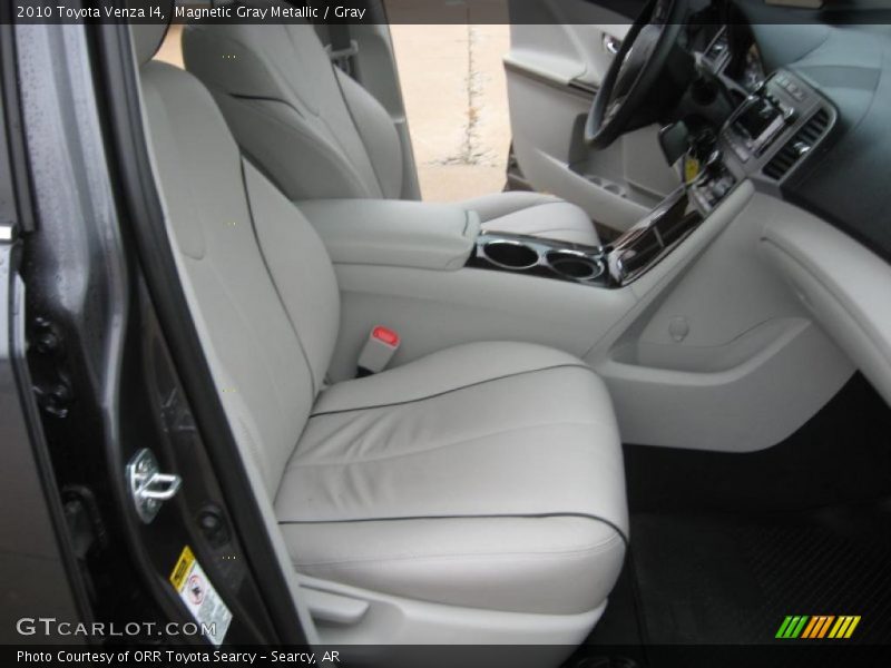 Magnetic Gray Metallic / Gray 2010 Toyota Venza I4