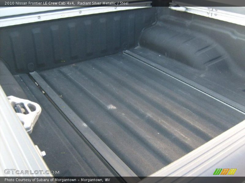 Radiant Silver Metallic / Steel 2010 Nissan Frontier LE Crew Cab 4x4