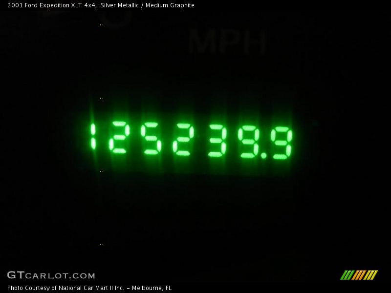 Silver Metallic / Medium Graphite 2001 Ford Expedition XLT 4x4