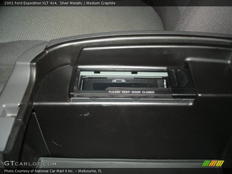 Silver Metallic / Medium Graphite 2001 Ford Expedition XLT 4x4