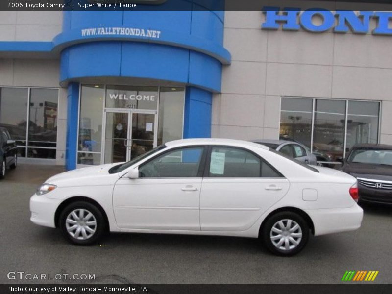 Super White / Taupe 2006 Toyota Camry LE