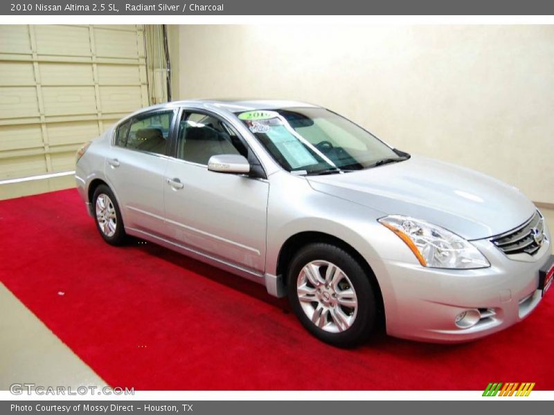 Radiant Silver / Charcoal 2010 Nissan Altima 2.5 SL