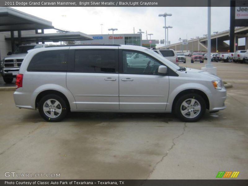 Bright Silver Metallic / Black/Light Graystone 2011 Dodge Grand Caravan Mainstreet