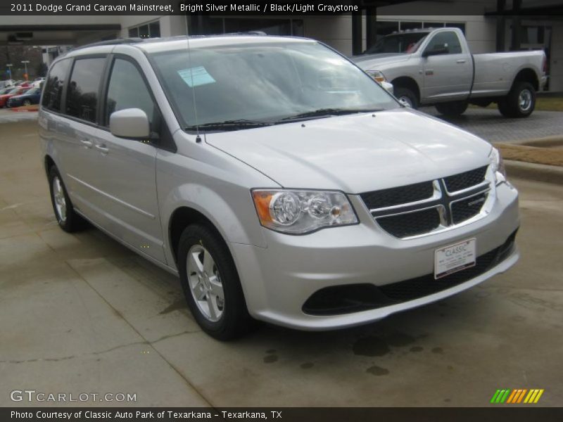 Bright Silver Metallic / Black/Light Graystone 2011 Dodge Grand Caravan Mainstreet