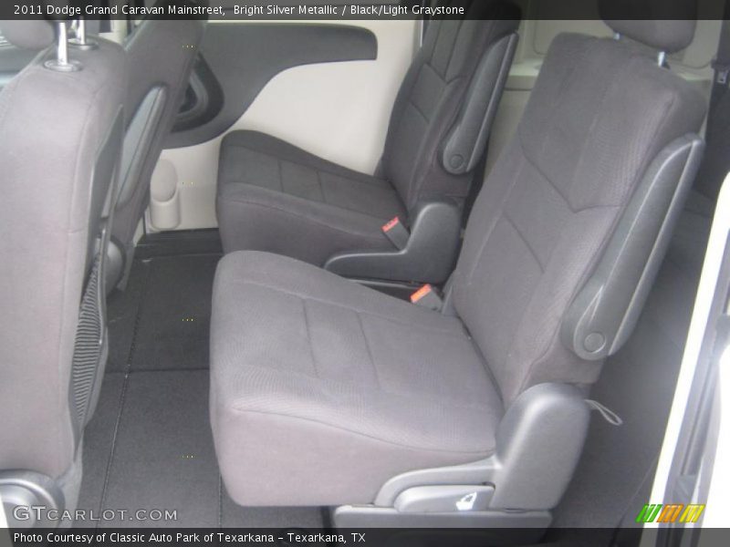Bright Silver Metallic / Black/Light Graystone 2011 Dodge Grand Caravan Mainstreet