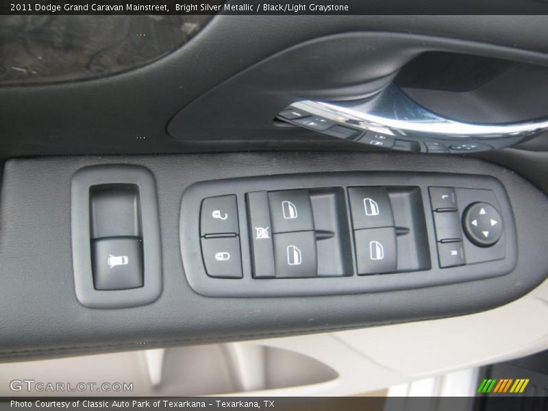 Bright Silver Metallic / Black/Light Graystone 2011 Dodge Grand Caravan Mainstreet