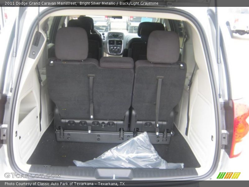 Bright Silver Metallic / Black/Light Graystone 2011 Dodge Grand Caravan Mainstreet