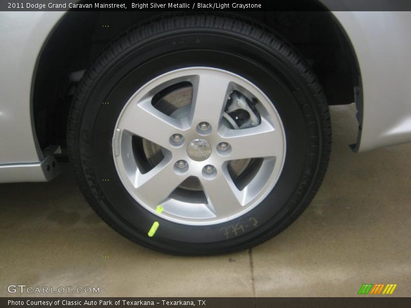 Bright Silver Metallic / Black/Light Graystone 2011 Dodge Grand Caravan Mainstreet