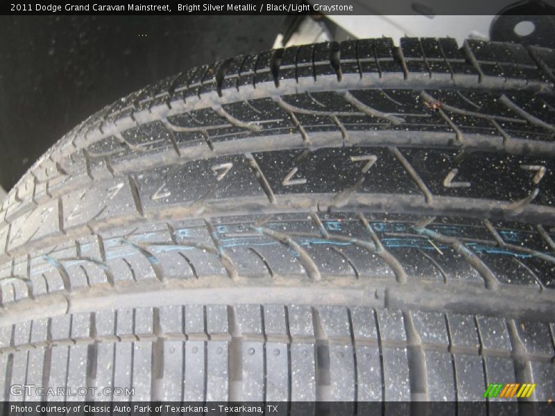 Bright Silver Metallic / Black/Light Graystone 2011 Dodge Grand Caravan Mainstreet