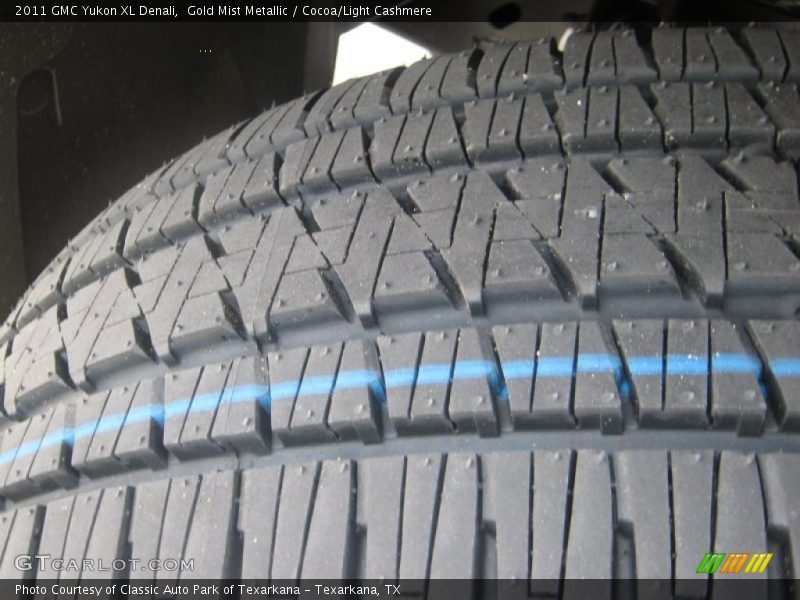 Gold Mist Metallic / Cocoa/Light Cashmere 2011 GMC Yukon XL Denali