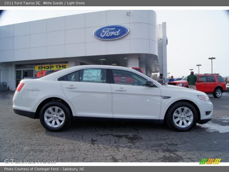  2011 Taurus SE White Suede