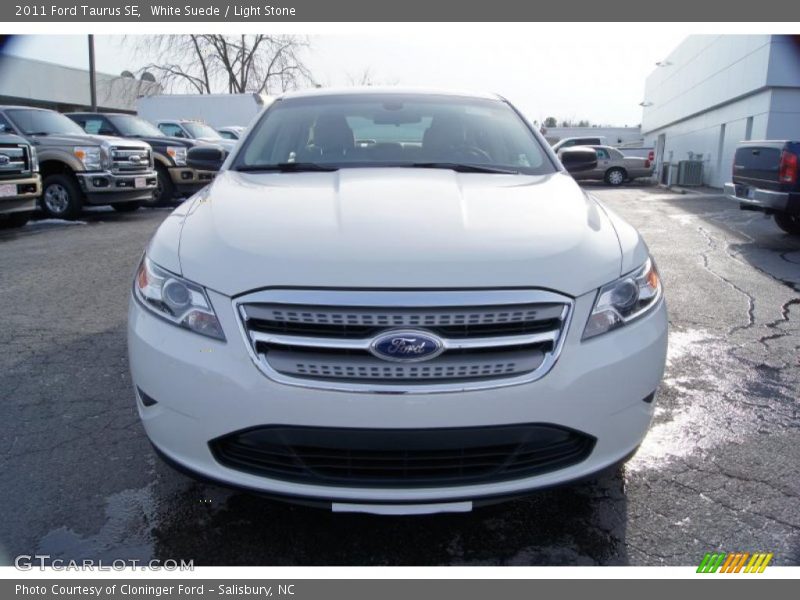  2011 Taurus SE White Suede