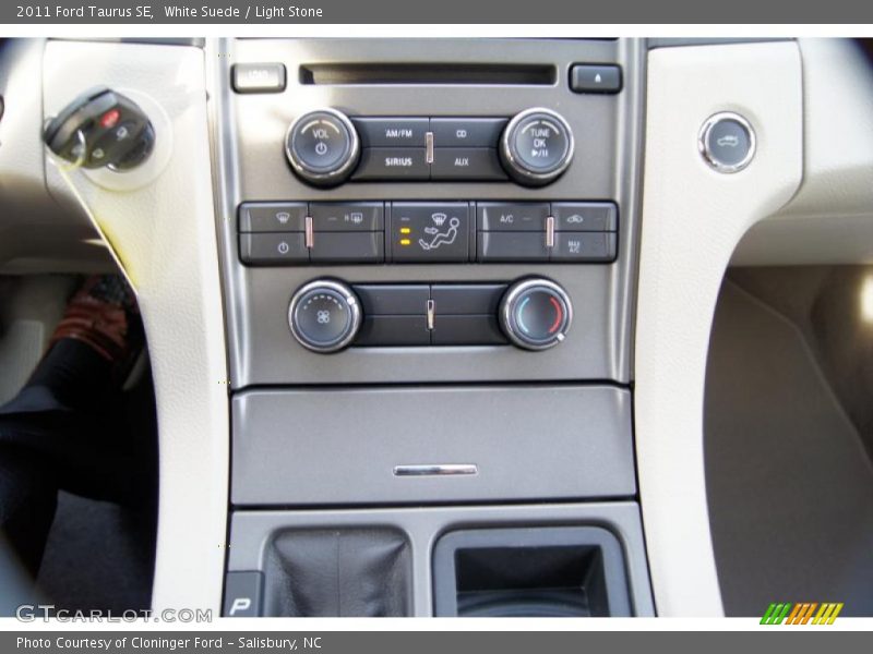 Controls of 2011 Taurus SE