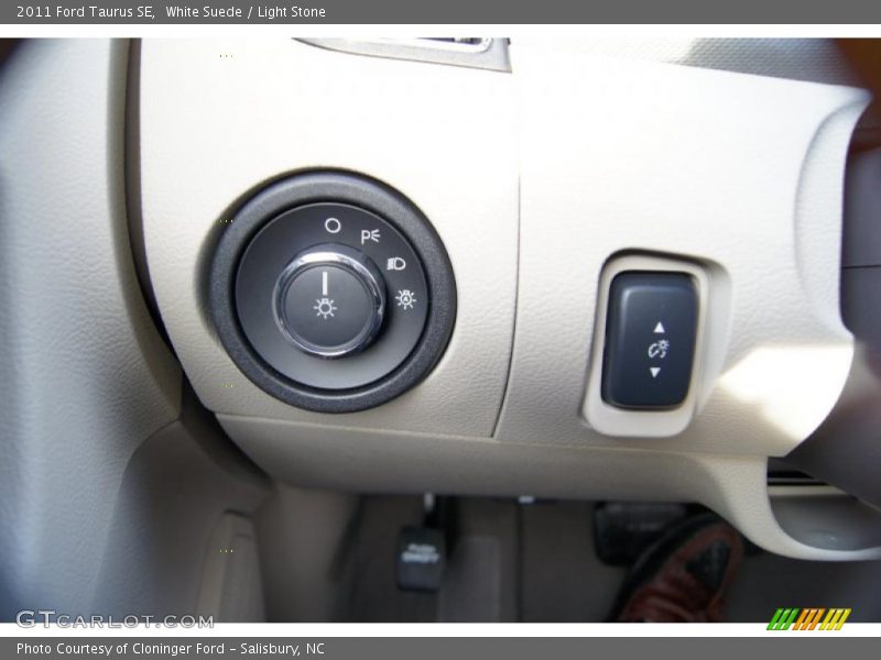 White Suede / Light Stone 2011 Ford Taurus SE