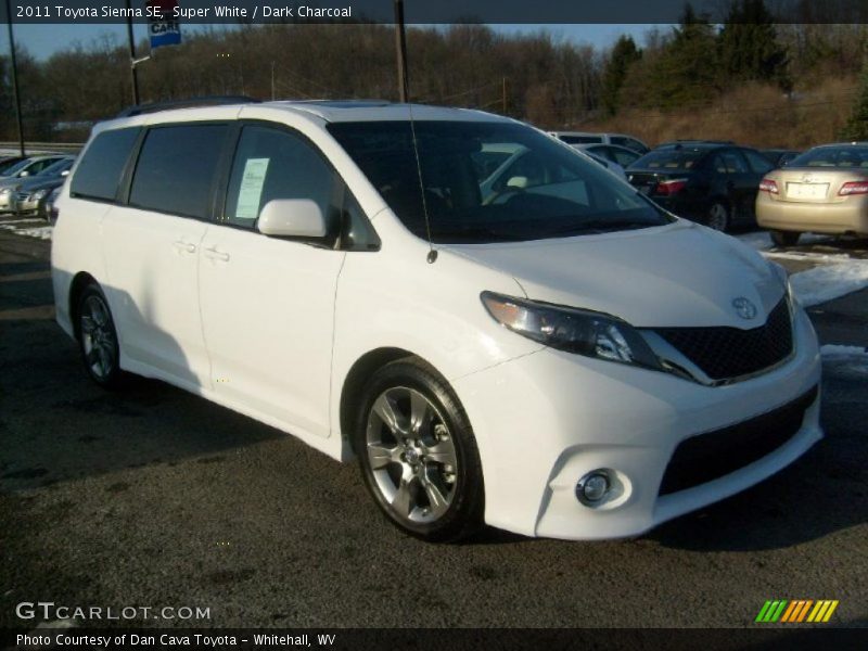Super White / Dark Charcoal 2011 Toyota Sienna SE