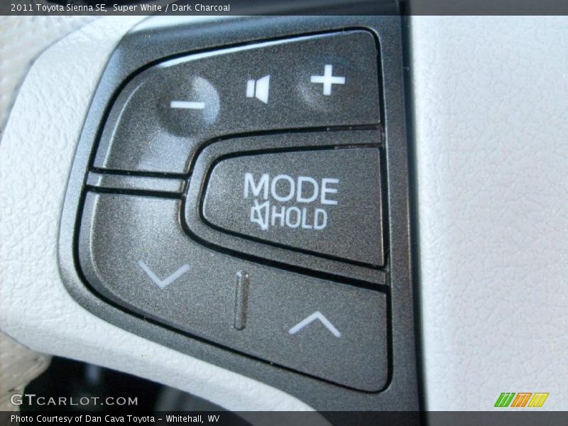 Super White / Dark Charcoal 2011 Toyota Sienna SE