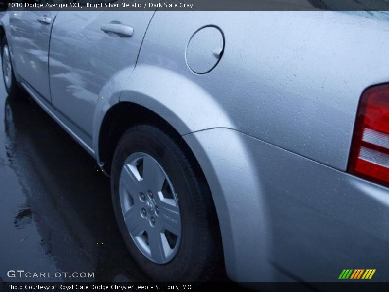 Bright Silver Metallic / Dark Slate Gray 2010 Dodge Avenger SXT