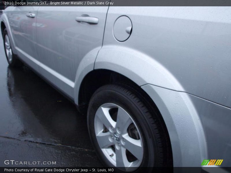 Bright Silver Metallic / Dark Slate Gray 2010 Dodge Journey SXT