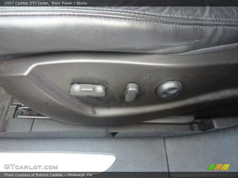 Black Raven / Ebony 2007 Cadillac DTS Sedan