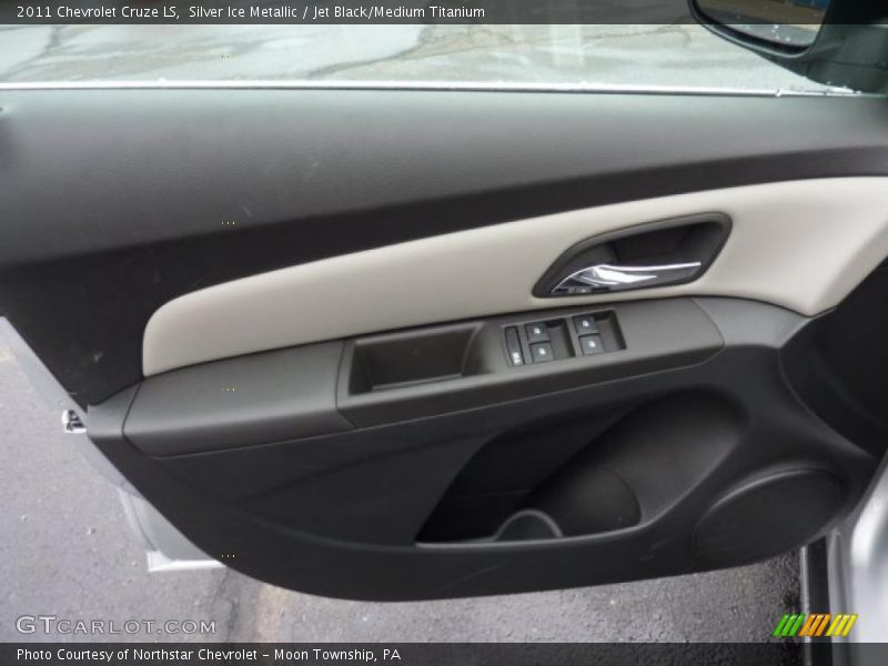 Silver Ice Metallic / Jet Black/Medium Titanium 2011 Chevrolet Cruze LS