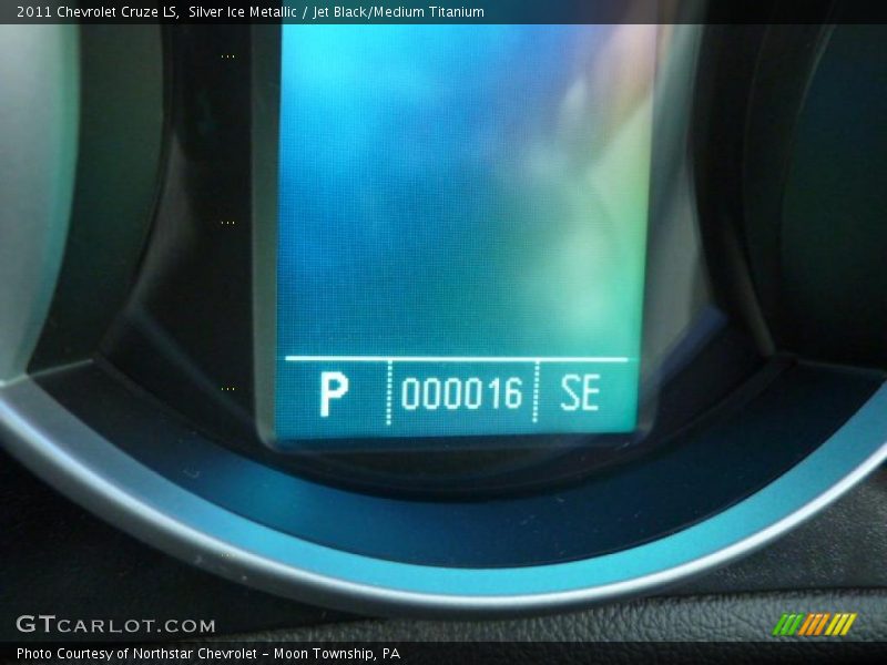 Silver Ice Metallic / Jet Black/Medium Titanium 2011 Chevrolet Cruze LS
