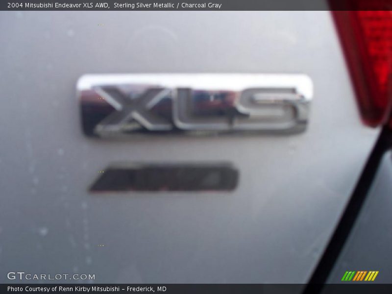Sterling Silver Metallic / Charcoal Gray 2004 Mitsubishi Endeavor XLS AWD