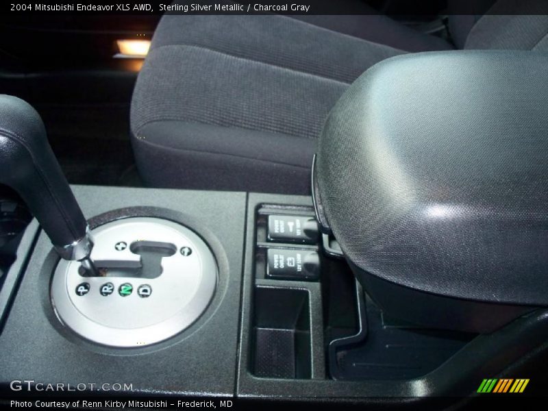 Sterling Silver Metallic / Charcoal Gray 2004 Mitsubishi Endeavor XLS AWD