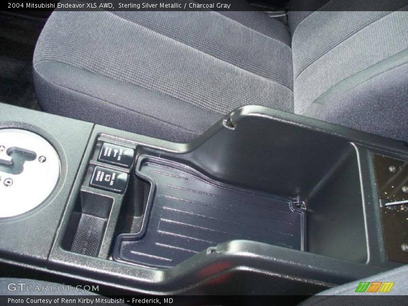 Sterling Silver Metallic / Charcoal Gray 2004 Mitsubishi Endeavor XLS AWD