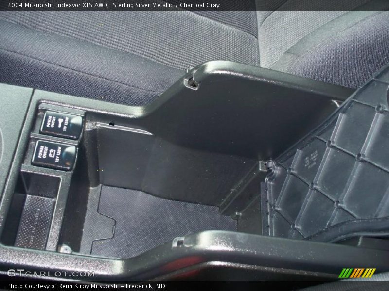 Sterling Silver Metallic / Charcoal Gray 2004 Mitsubishi Endeavor XLS AWD