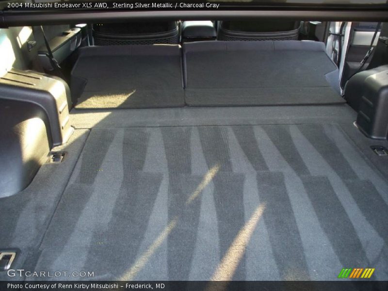  2004 Endeavor XLS AWD Trunk