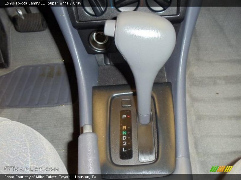 Super White / Gray 1998 Toyota Camry LE