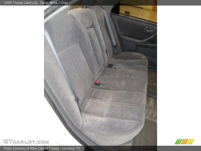 Super White / Gray 1998 Toyota Camry LE