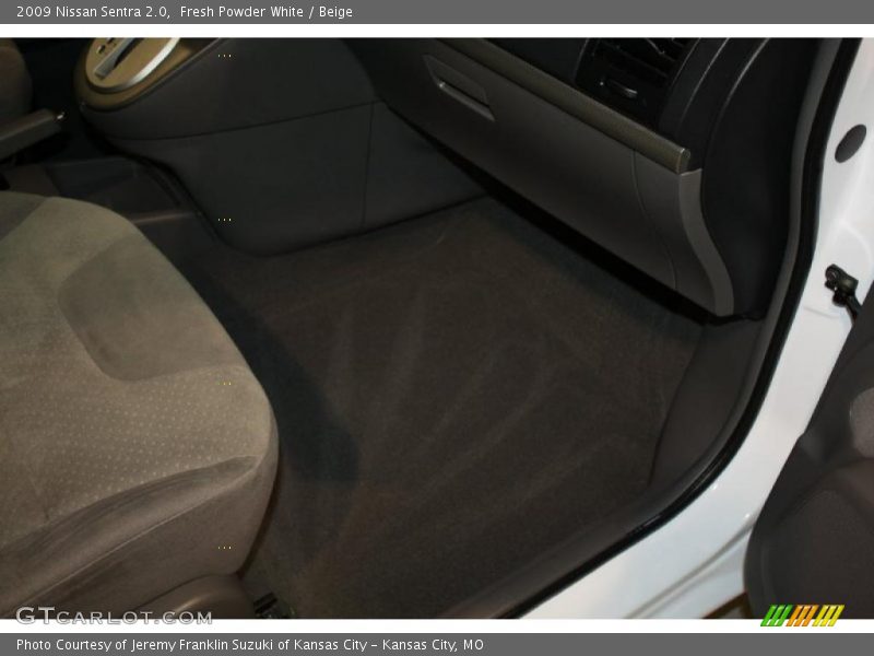 Fresh Powder White / Beige 2009 Nissan Sentra 2.0