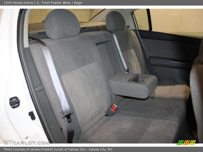 Fresh Powder White / Beige 2009 Nissan Sentra 2.0