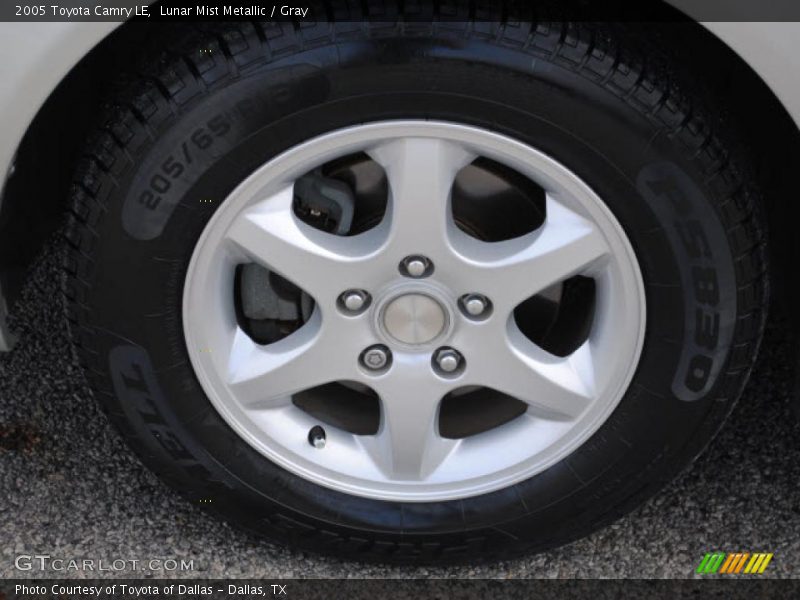 Lunar Mist Metallic / Gray 2005 Toyota Camry LE