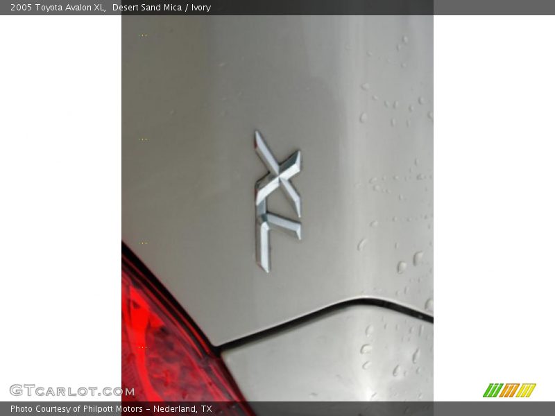 Desert Sand Mica / Ivory 2005 Toyota Avalon XL