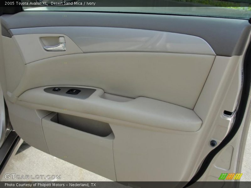 Desert Sand Mica / Ivory 2005 Toyota Avalon XL