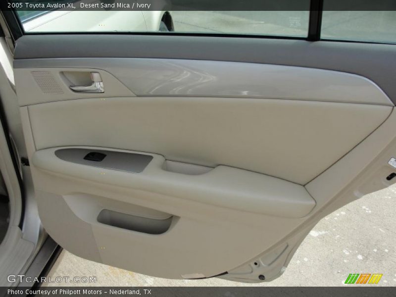 Desert Sand Mica / Ivory 2005 Toyota Avalon XL
