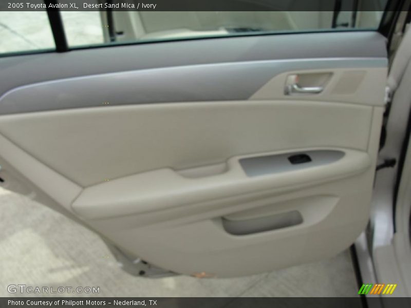 Desert Sand Mica / Ivory 2005 Toyota Avalon XL