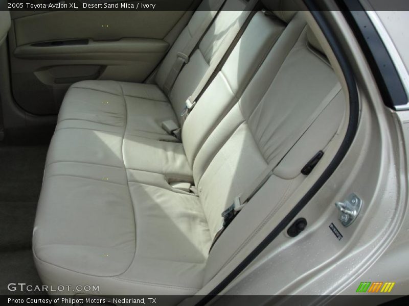 Desert Sand Mica / Ivory 2005 Toyota Avalon XL