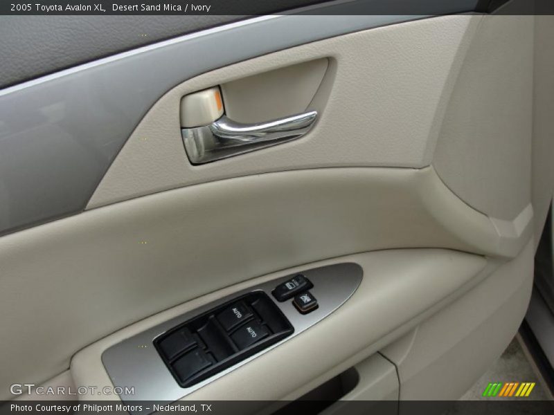 Desert Sand Mica / Ivory 2005 Toyota Avalon XL