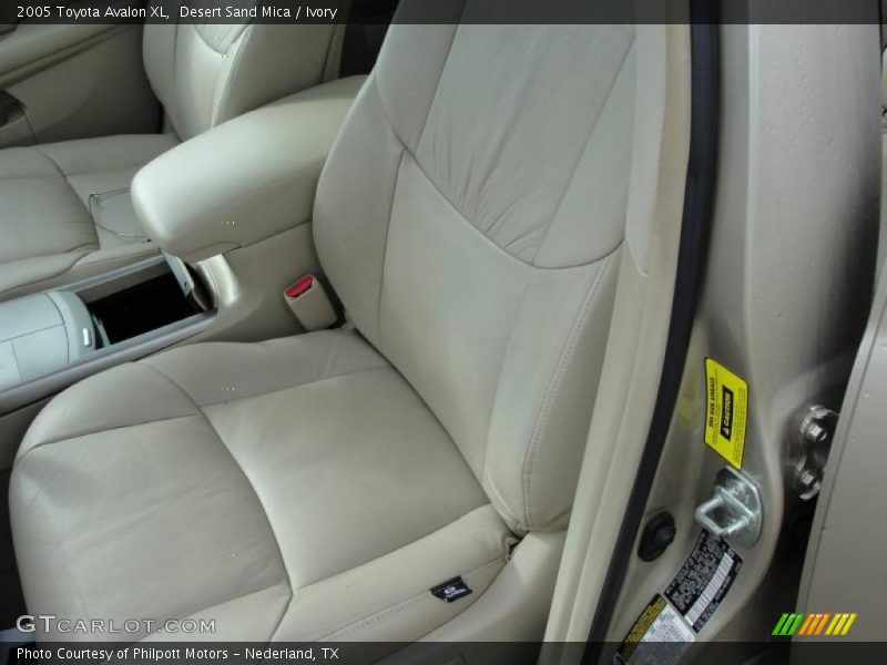 Desert Sand Mica / Ivory 2005 Toyota Avalon XL