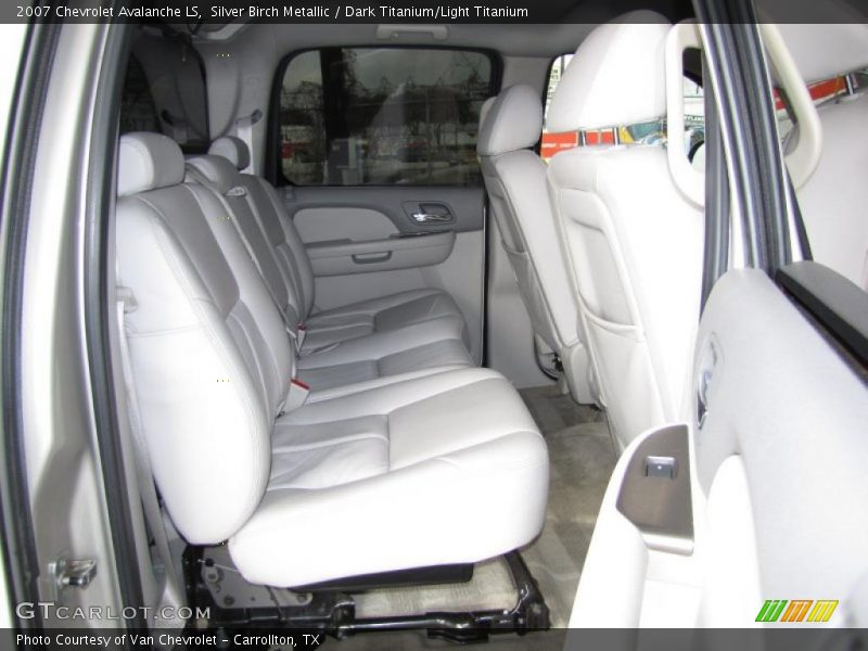 Silver Birch Metallic / Dark Titanium/Light Titanium 2007 Chevrolet Avalanche LS