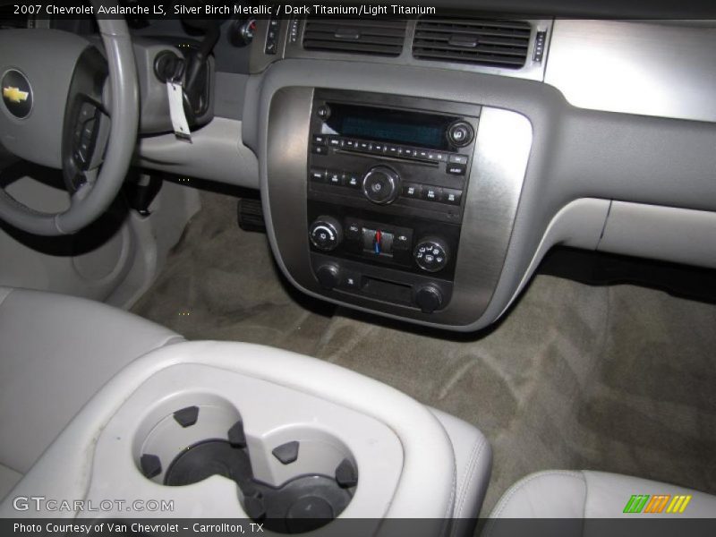 Silver Birch Metallic / Dark Titanium/Light Titanium 2007 Chevrolet Avalanche LS