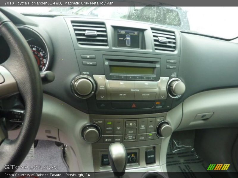 Magnetic Gray Metallic / Ash 2010 Toyota Highlander SE 4WD