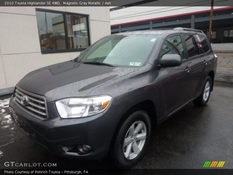 Magnetic Gray Metallic / Ash 2010 Toyota Highlander SE 4WD