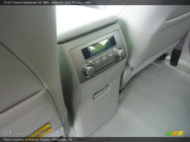 Magnetic Gray Metallic / Ash 2010 Toyota Highlander SE 4WD