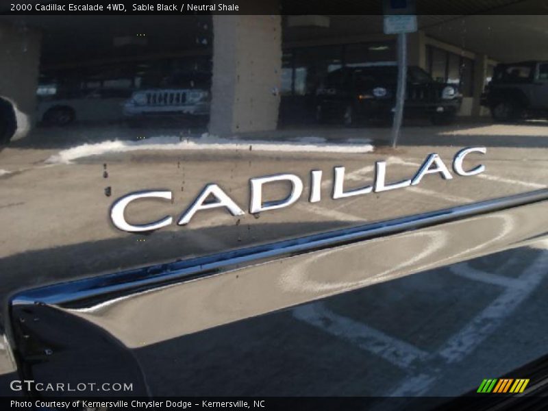 Sable Black / Neutral Shale 2000 Cadillac Escalade 4WD