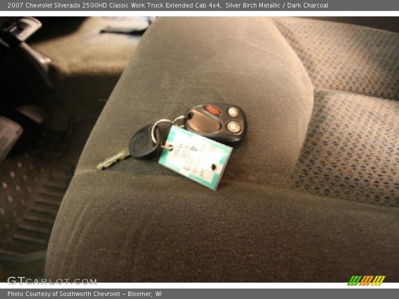Silver Birch Metallic / Dark Charcoal 2007 Chevrolet Silverado 2500HD Classic Work Truck Extended Cab 4x4