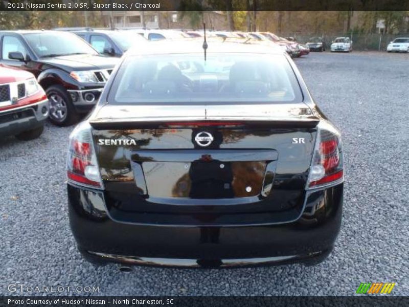 Super Black / Charcoal 2011 Nissan Sentra 2.0 SR